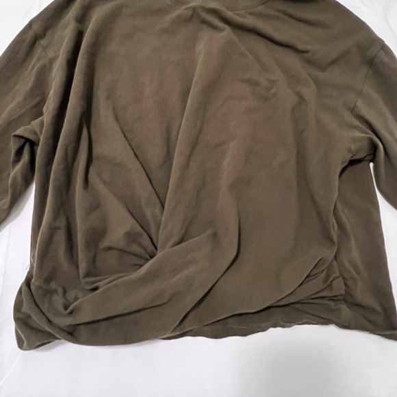 Twisted front top - Picture 3 of 4